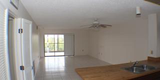 2/2 Condo with Marina and River Views-Includes cable and water Gallery 9