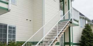 Townhouse conveniently located to MSU & downtown Gallery 1