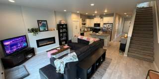 Air Conditioned 3 Bed 2.5 Bath Gallery 6