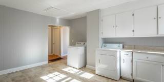 209 S Moss Avenue Gallery 11