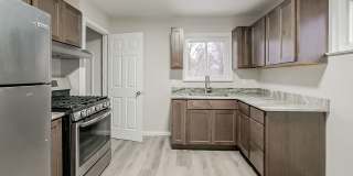 AVAILABLE NOW! Charming 3-Bedroom Home in Prime Pontiac Location Gallery 3
