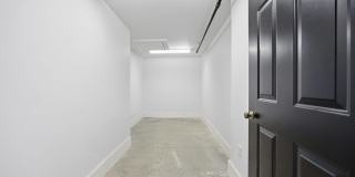 261 S Limestone Gallery 40