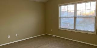 Very sharp 3 BR, 2.5 bathroom,  updated appliances, hardwood flooring Gallery 17