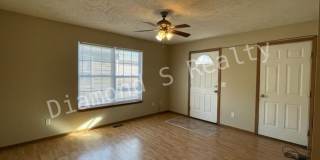 Cute 2 Bed Duplex Available Now - 2 bed, 2 bath, 1 car garage! Gallery 2