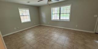 Excellent Location! 3 Bed 2.5 Bath Townhouse! Excellent Location! 3 Bed 2.5 Bath Townhouse! Gallery 8
