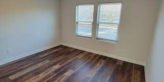 Spacious 4BR/.5BA Home in Steele Creek Gallery 20