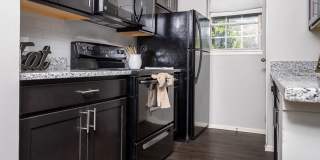 Lakeshore Apartments Gallery 8