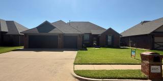 Gorgeous 4 Bed 2 Bath In Edmond Gallery 1