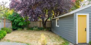 Beautiful Remodeled House with Fenced Yard in Maple Leaf Gallery 8