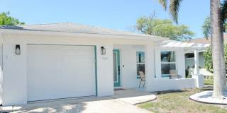 ANNUAL RENTAL Naples Park 3 Bedroom // 2 Bathroom Single Family Home Gallery 3
