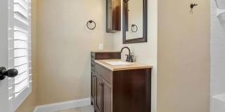 Lovely 2 Bedroom / 2 Bath for Rent Gallery 23