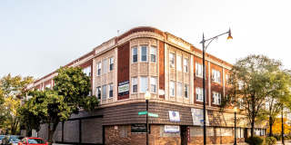 5836 W Madison St Gallery 13
