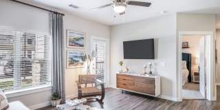 Hawthorne at Blanco Riverwalk Gallery 32