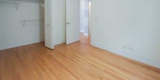 4863-67 N Hermitage Gallery 40