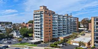 300 Lynn Shore Dr Apt 408 Gallery 1
