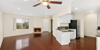 Woodlands South - La Jolla Townhome Gallery 7