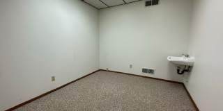 First Floor Commercial Space in Perfect Oakland Location Right on Boulevard of the Allies! CALL TODAY! Gallery 6