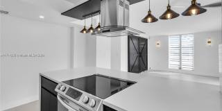 8305 Crespi Boulevard Gallery 2
