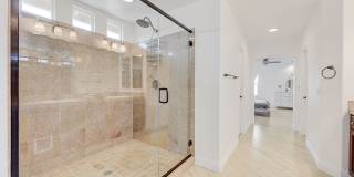 FANTASTIC FULLY UPGRADED FURNISHED RENTAL LOCATED IN THE SOUTHWEST!!! Gallery 37