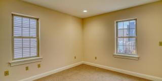 2542 W GIRARD Avenue Gallery 14