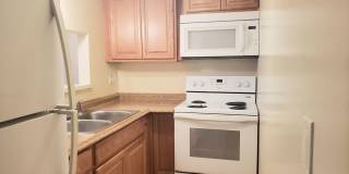 Nice 1 Bed/ 1 Bath in  Gated Community with Lakes/Ponds! Gallery 7