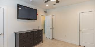 910 N. 19th Street Gallery 29