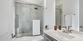 1513 OAKVIEW Drive Gallery 65