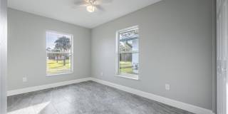 184 Village Circle Gallery 19
