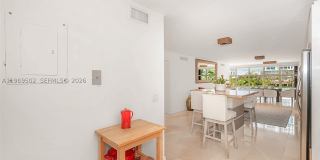 6423 Collins Ave Gallery 17