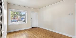 731 Central Ave - 2 bedroom | 1 bathroom | Cottage Gallery 6