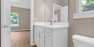 Charming 2-Bed Home for Rent in East Memphis Gallery 12