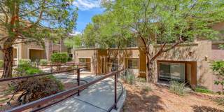 Beautiful Summerlin townhome, 3 bed, 2.5 bath, on 1st floor. Gallery 52