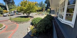 Spacious 4-Bedroom Home Plus Large Bonus Space – West Slope Vista Hills Gallery 4