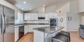 FULLY FURNISHED Sparks home with all utilities included and flexible lease options Gallery 17