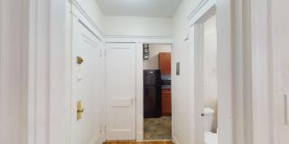 Nicely renovated studio in the heart of Fenway! Gallery 13