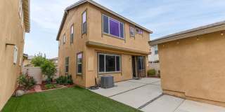 Beautifully Maintained 3 Bed, 2.5 Bath Home in Prime RiverPark Location Gallery 12