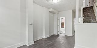 Bright 2 Bedroom, 1.5 Bath Home in Allison Hill! Gallery 5
