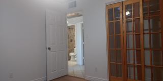 2448 W FREEWAY Lane Gallery 17