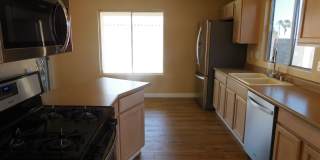 GORGEOUS SINGLE STORY WITH MANY UPGRADES*3 BEDROOMS*SPARKLING POOL AND SPA! Gallery 33