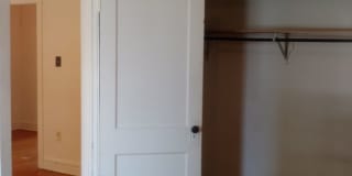 Charming Roscoe Village 1 Bedroom - Recently redone bathroom! Refinished hardwood floors! Gallery 15