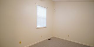 3 Bed / 2 Bath END Unit Townhome in Popular Westridge! Gallery 14