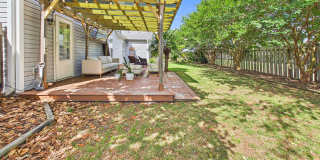 Beautiful 3 bd/ 2.5 house with Renovated Kitchen Gallery 40