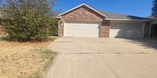 Spacious 3 Bedroom Duplex in Edmond Gallery 1