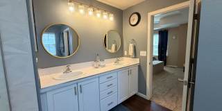 Entertainer’s Dream Near Southlands with Home Theater & Backyard Oasis Gallery 12