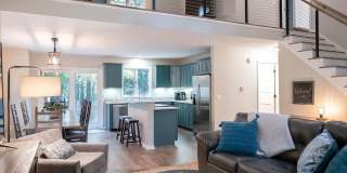 Gorgeous 3-Bedroom Waterfront Home in Saugatuck Gallery 1