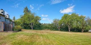 NW Vancouver Condo with Detached Garage & Dedicated Parking Gallery 29