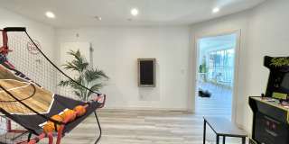 1476 W 35th St - Co-Living Gallery 5