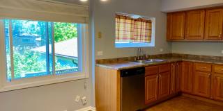 Cozy 3 bedroom 1.5 Bathroom Townhouse! Hardwood Throughout! Parking Included In Rent! Available for a June Move In! Gallery 5