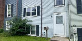 Charming 3-Bedroom Townhome in Prime Edgewood Location Gallery 1