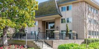 Heart of downtown Los Altos, walk to everything, in a quiet top floor location. Gallery 1